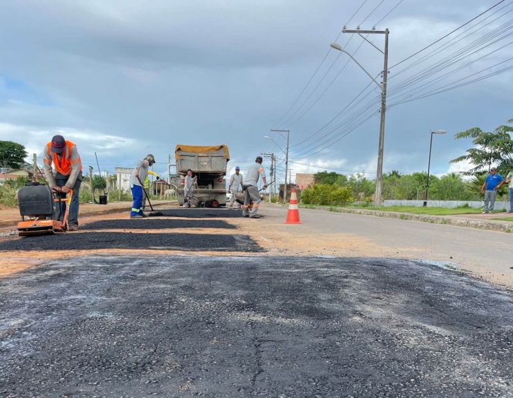 Prefeitura avança com Operação Tapa-buracos por diversos bairros de Eunápolis 15