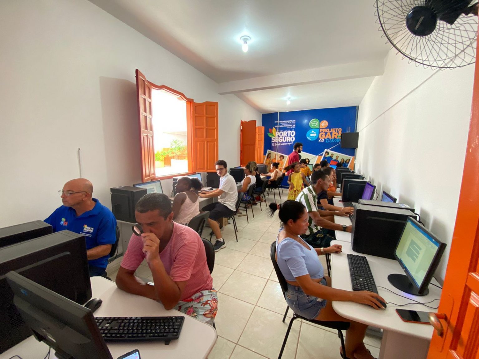 GARI DIGITAL – Projeto leva capacitação em informática para servidores da limpeza pública GARI DIGITAL – Projeto leva capacitação em informática para servidores da limpeza pública 9
