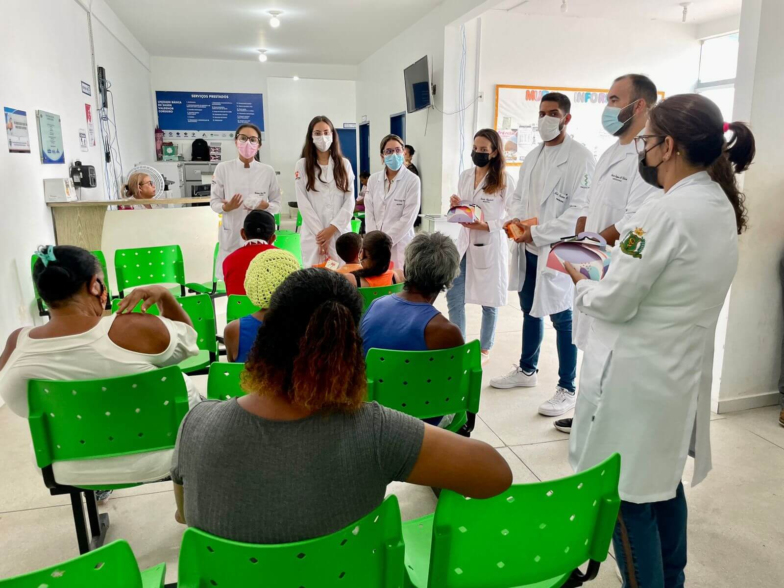 Parceria entre Prefeitura de Eunápolis e Faculdade Pitágoras promove palestra sobre cuidado com os idosos em UBS 9