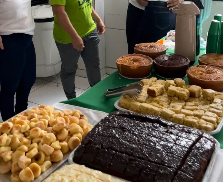 Prefeita Cordélia Torres comemora Dia da Mulher com garis em Eunápolis 18