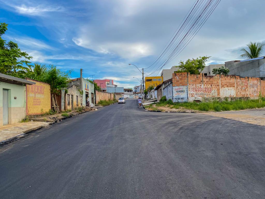 Prefeitura de Eunápolis conclui pavimentação asfáltica na Rua Monte Pascoal 24
