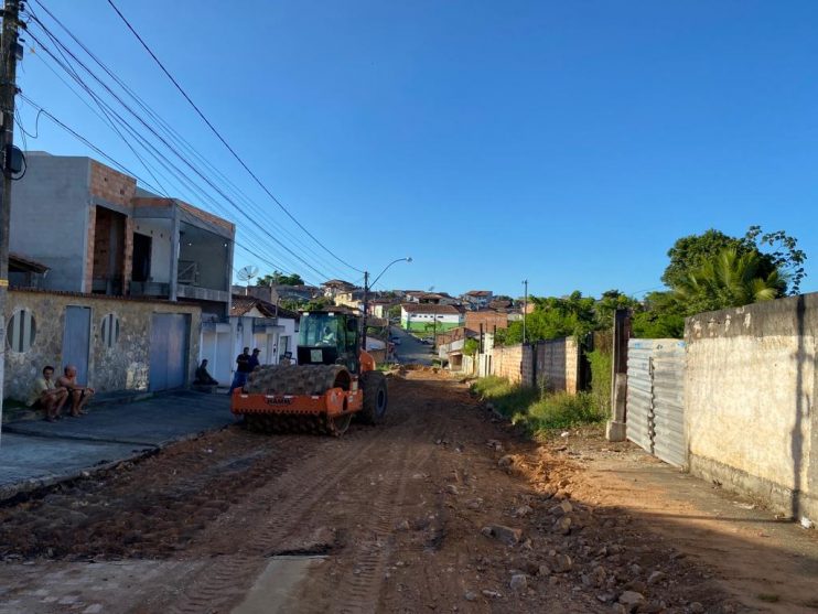Prefeitura de Eunápolis conclui pavimentação asfáltica na Rua Monte Pascoal 12
