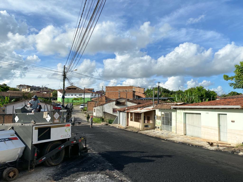 Prefeitura de Eunápolis conclui pavimentação asfáltica na Rua Monte Pascoal 38