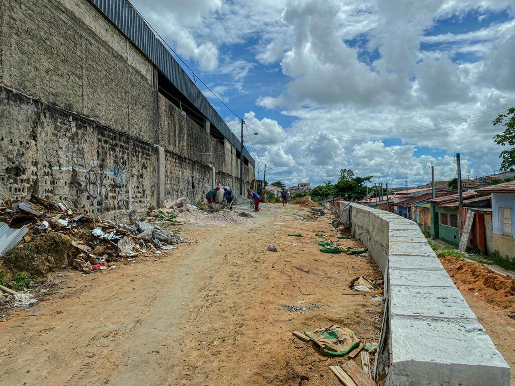 Reconstrução da Rua Lua Nova começa a ganhar forma no bairro Moisés Reis 7