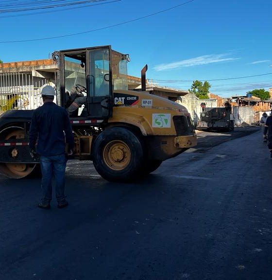Asfalto beneficia moradores do bairro Parque Ecológico 25