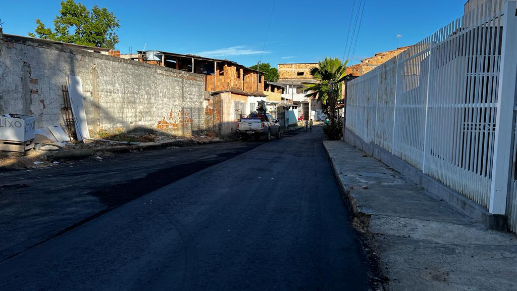 Asfalto beneficia moradores do bairro Parque Ecológico 68