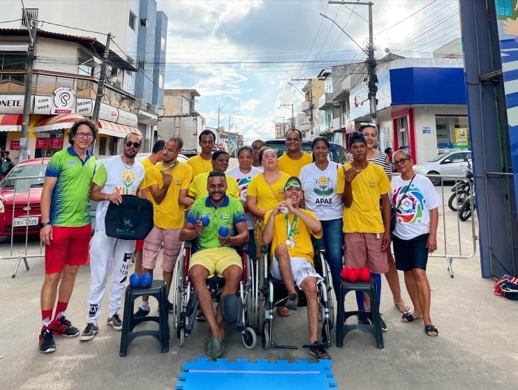 3ª edição da Rua da Alegria recebe centenas de famílias para dia de lazer na Praça do Pequi 43