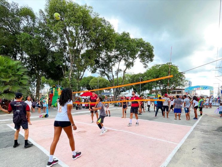 3ª edição da Rua da Alegria recebe centenas de famílias para dia de lazer na Praça do Pequi 12