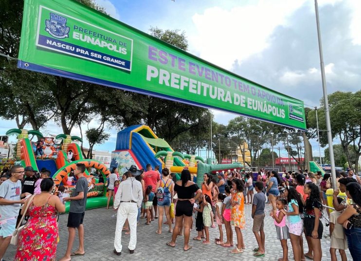 3ª edição da Rua da Alegria recebe centenas de famílias para dia de lazer na Praça do Pequi 10