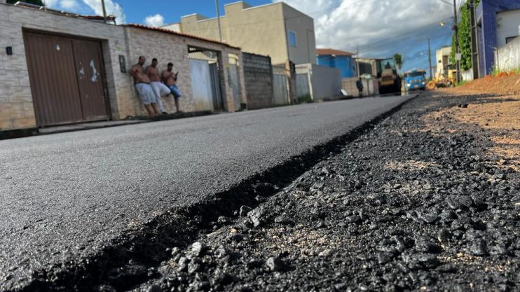 Melhorias nos bairros: Quinta do Descobrimento recebe pavimentação asfáltica 15