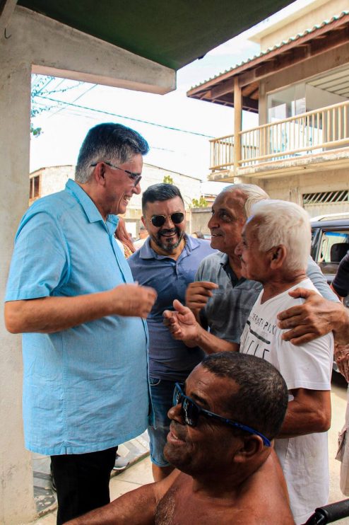 Sábado de trabalho: prefeito Jânio Natal visita obras de pavimentação nos bairros 11
