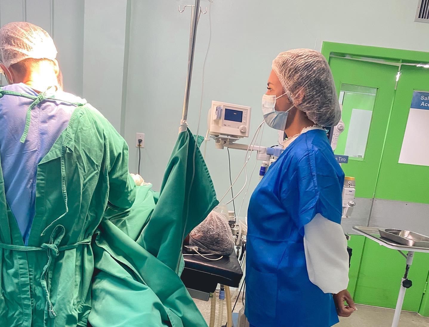 Prefeita Cordélia Torres acompanha sucesso de mais um mutirão de cirurgias eletivas no Hospital Regional 9