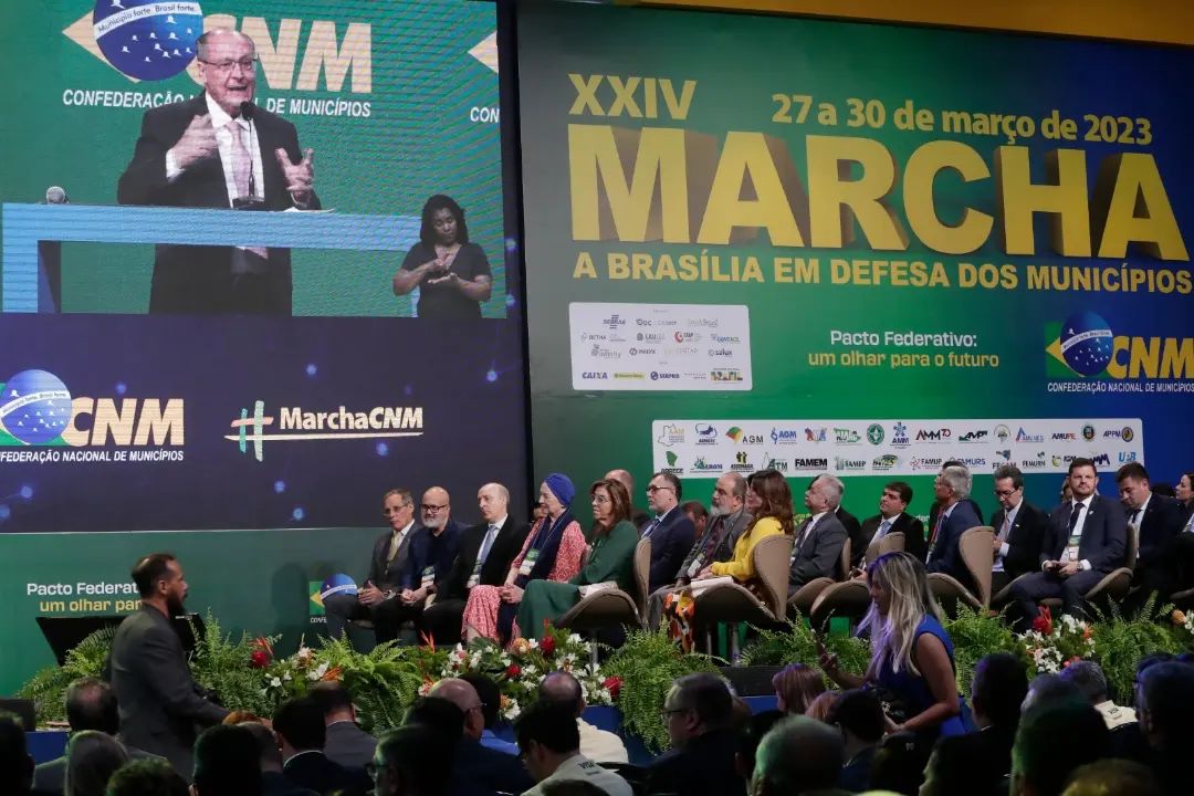 Prefeita Cordélia Torres busca melhorias para Eunápolis na Marcha a Brasília 6