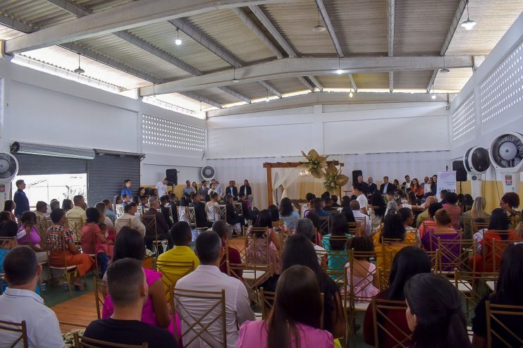 Prefeita Cordélia Torres prestigia primeiro casamento civil coletivo no Conjunto Penal de Eunápolis 52