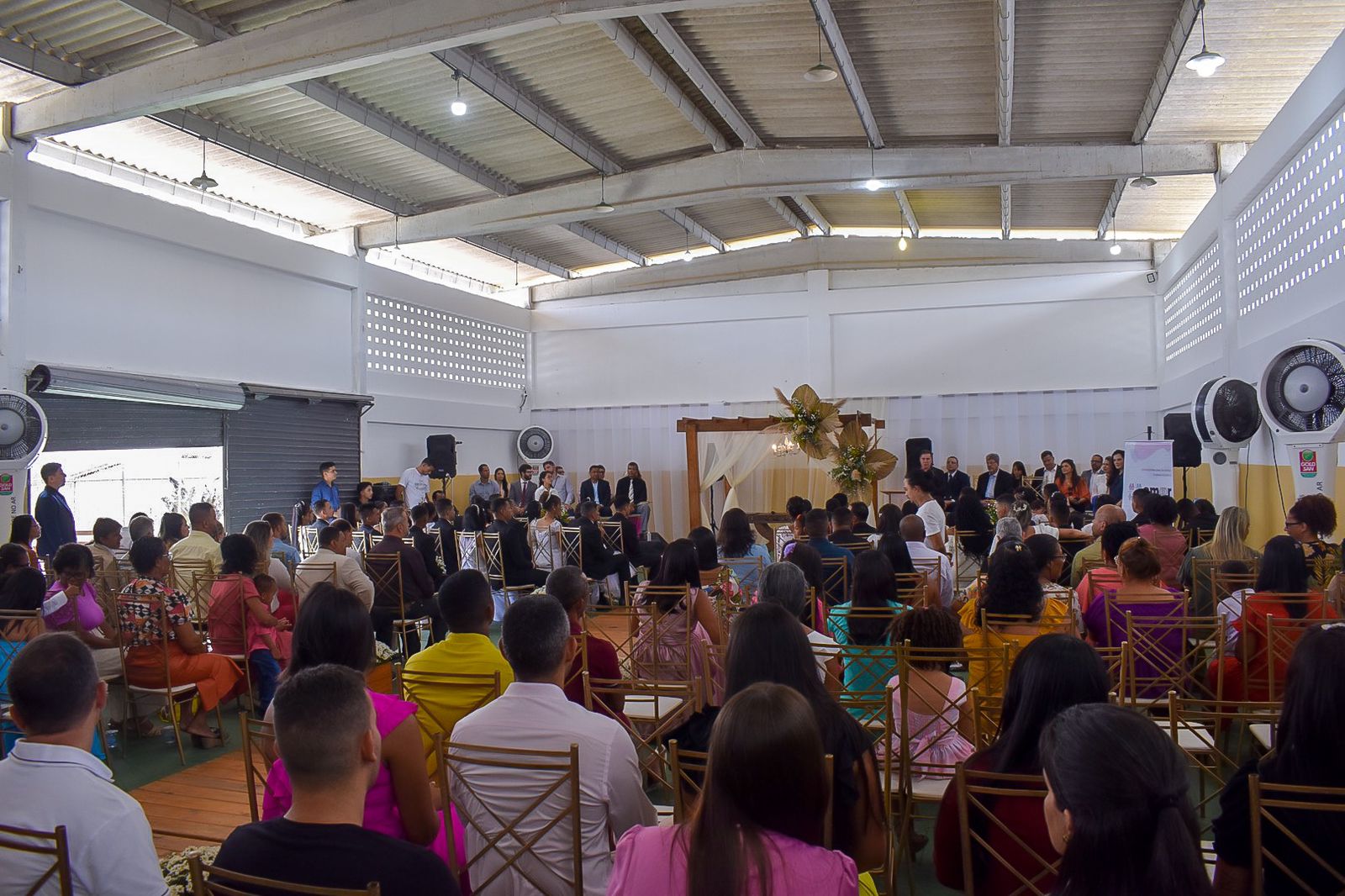 Prefeita Cordélia Torres prestigia primeiro casamento civil coletivo no Conjunto Penal de Eunápolis 40