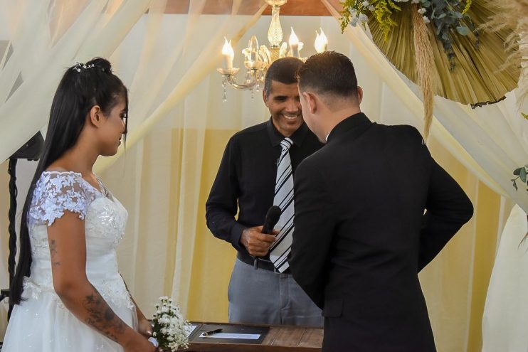 Prefeita Cordélia Torres prestigia primeiro casamento civil coletivo no Conjunto Penal de Eunápolis 57
