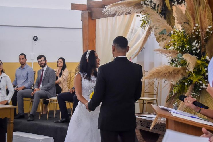 Prefeita Cordélia Torres prestigia primeiro casamento civil coletivo no Conjunto Penal de Eunápolis 29