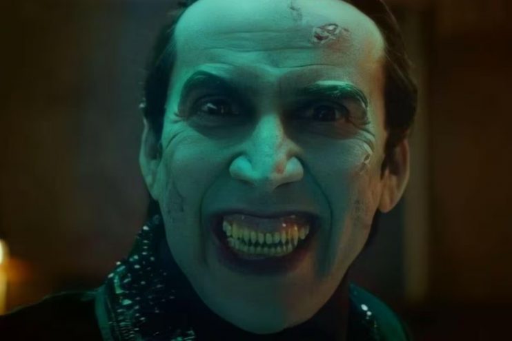 Nicolas Cage acidentalmente bebeu o próprio sangue em filmagem de Renfield 13