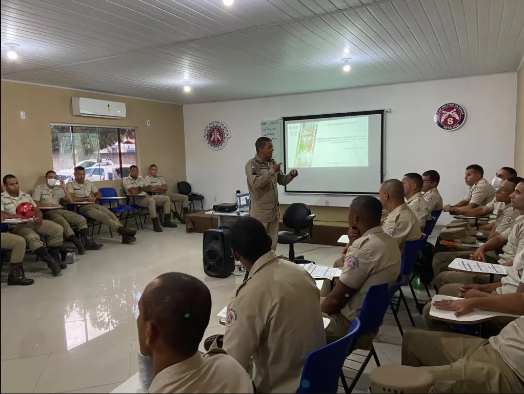 Policial belmontense ministra palestra sobre estudos dos povos indígenas em curso de formação do 8ºBPM 63