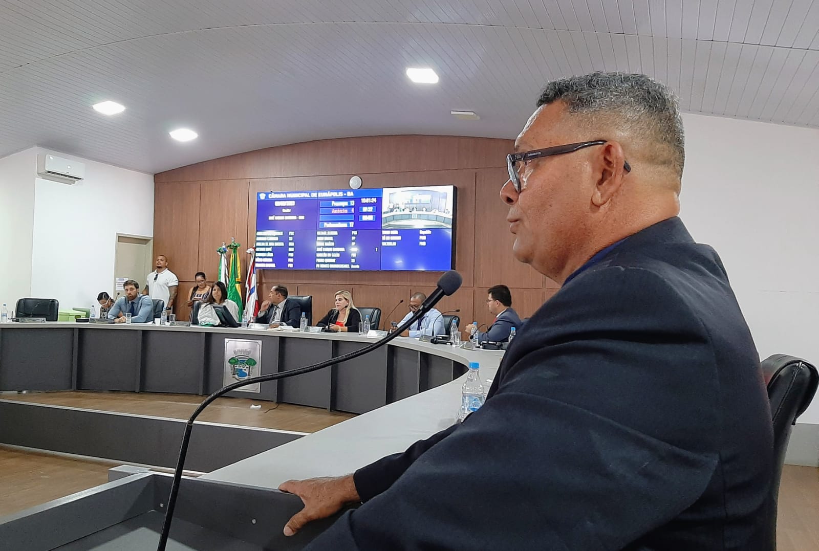 Vereador quer bares, hotéis e estabelecimentos comerciais oferecendo banheiros a garis 5