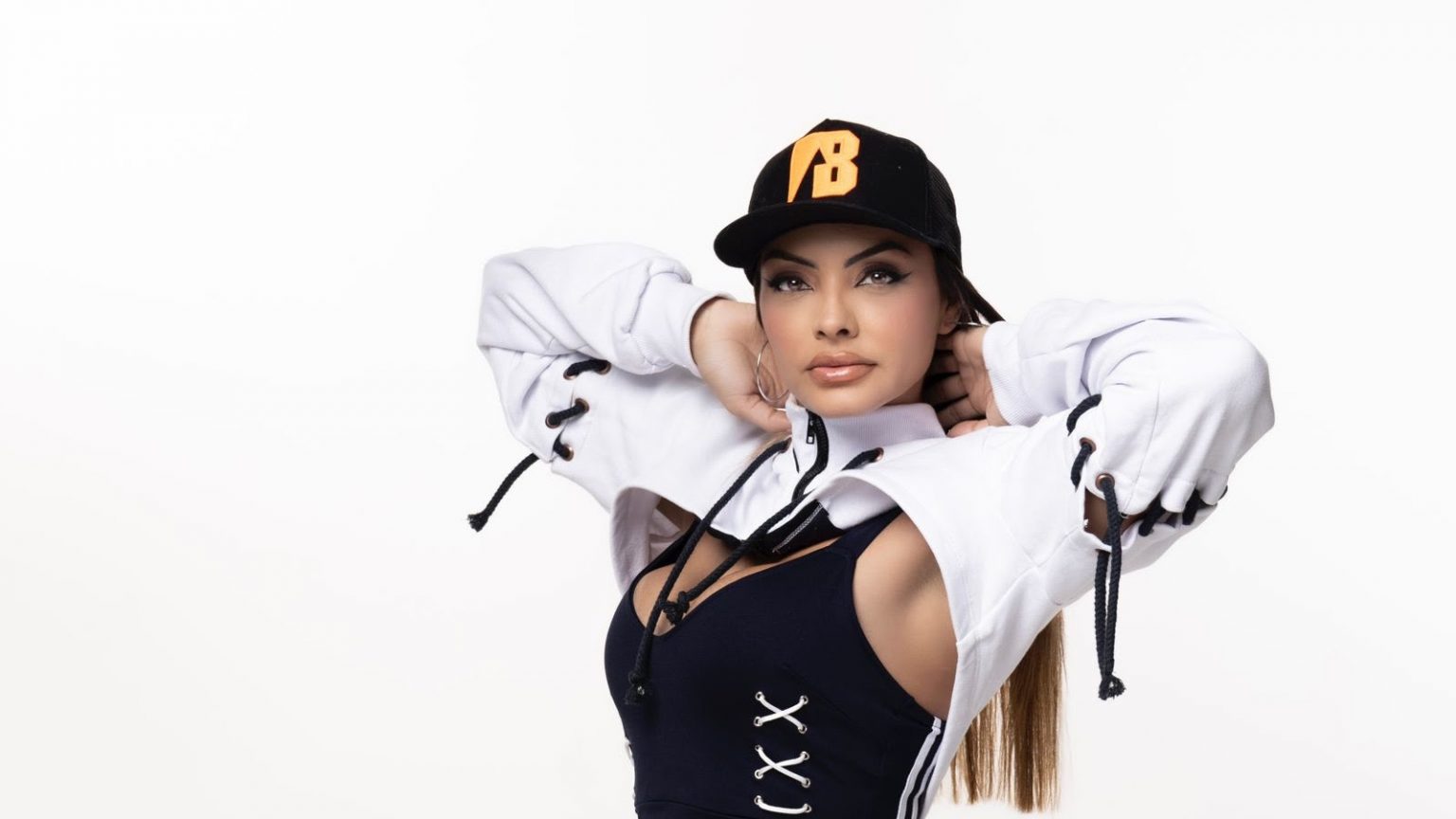 DJ brasileira Bubu Kalimman lança "Heroes" em seu projeto de Future Rave 10