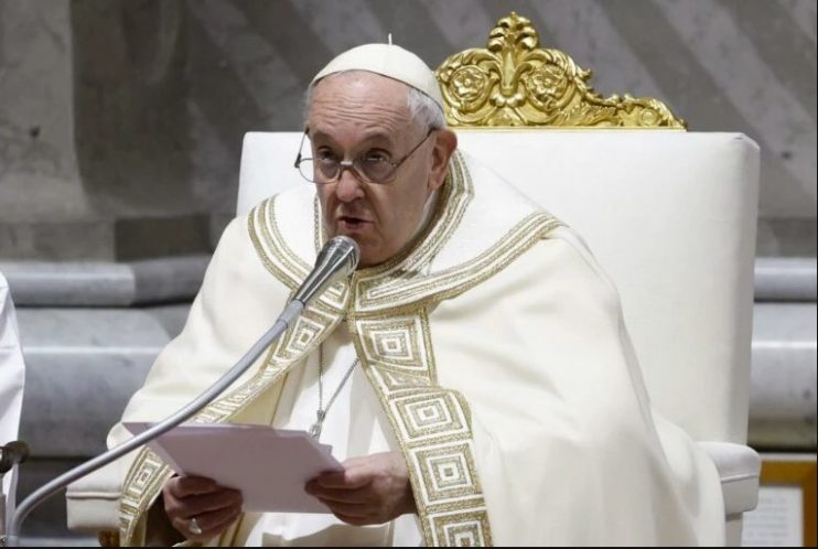 Papa pede mais confiança nas mulheres: “Muitas vezes subestimadas” 8