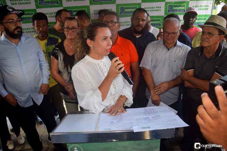 Prefeita Cordélia Torres assina ordem de serviço para pavimentação de 37 mil metros² de ruas do Alecrim II 79