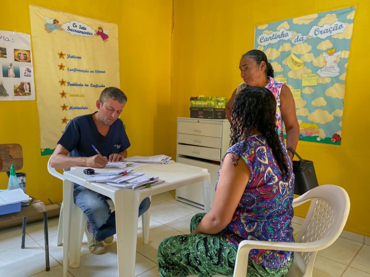 Prefeitura de Eunápolis beneficia moradores da zona rural com grande ação de saúde 11