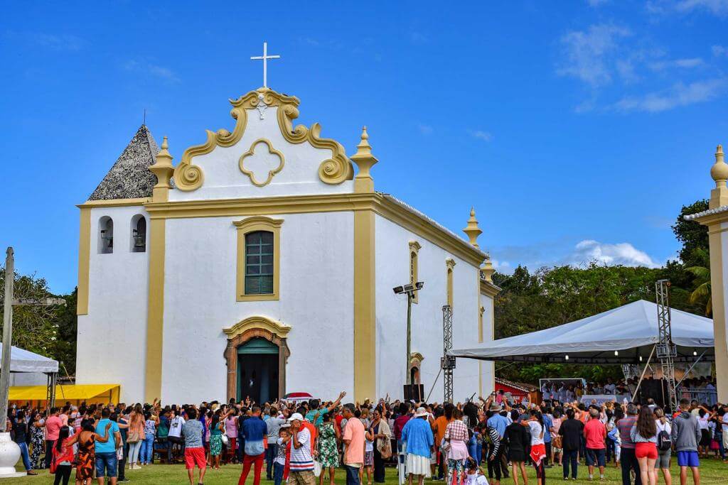 SEMANA SANTA - FIÉIS E TURISTAS ESCOLHEM PORTO SEGURO NO FERIADO 21