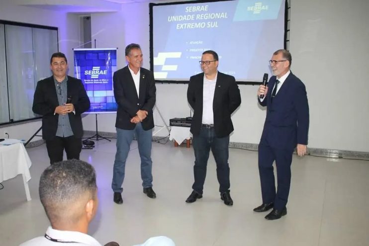 Representantes da gestão municipal participam do Encontro de Lideranças do SEBRAE em Eunápolis 4