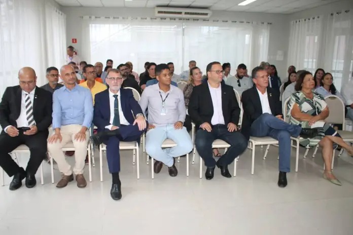 Representantes da gestão municipal participam do Encontro de Lideranças do SEBRAE em Eunápolis 31