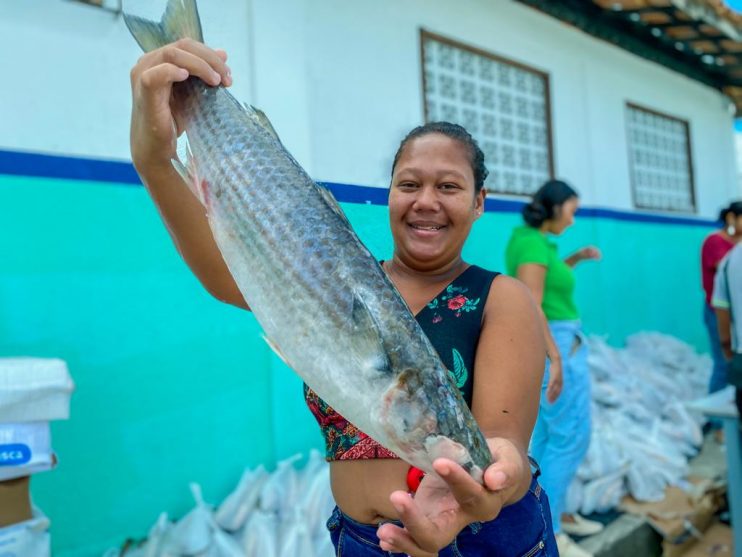 Com 18 toneladas de peixe, Prefeitura de Eunápolis realiza maior distribuição da história do município 8