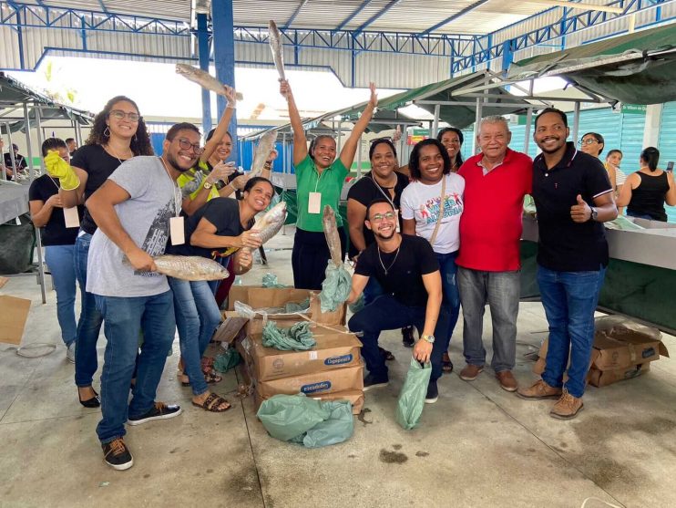 Governo de Itagimirim mantém a tradição e distribui mais de 4 toneladas de peixe para a população 4