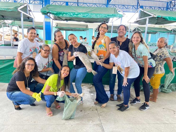 Governo de Itagimirim mantém a tradição e distribui mais de 4 toneladas de peixe para a população 18