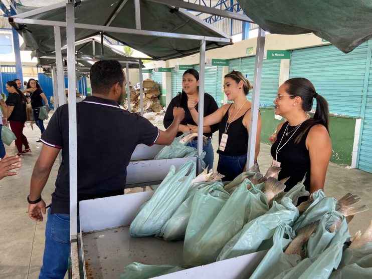 Governo de Itagimirim mantém a tradição e distribui mais de 4 toneladas de peixe para a população 21