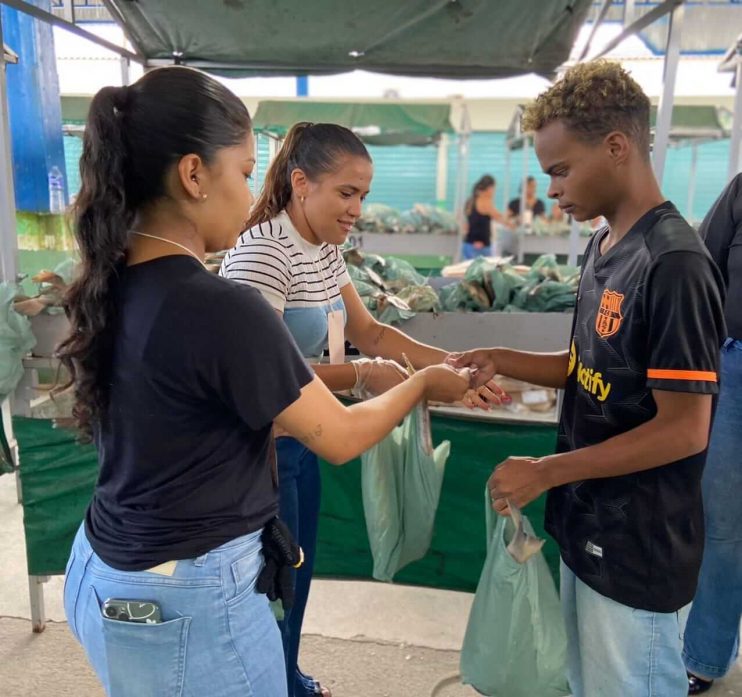 Governo de Itagimirim mantém a tradição e distribui mais de 4 toneladas de peixe para a população 24