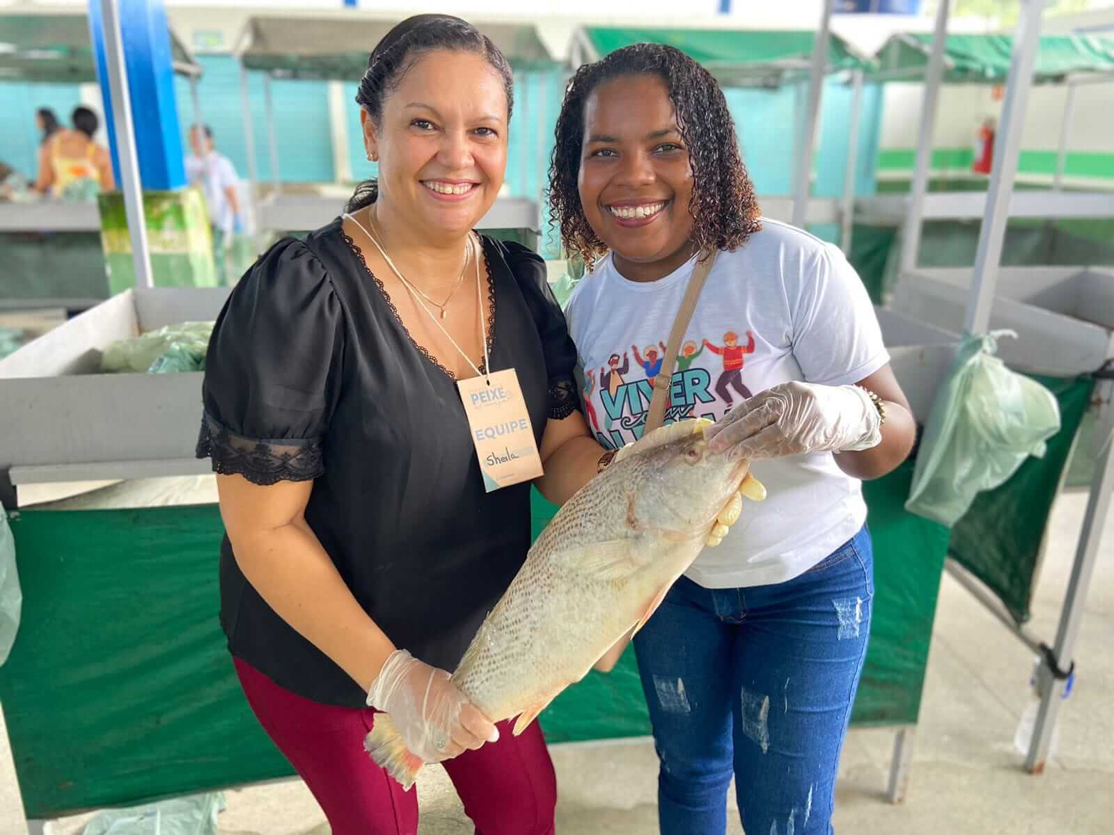 Governo de Itagimirim mantém a tradição e distribui mais de 4 toneladas de peixe para a população 40