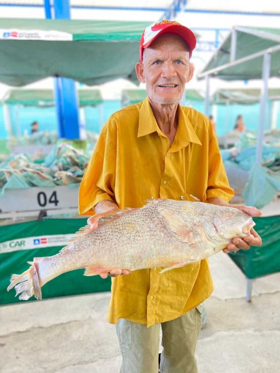 Governo de Itagimirim mantém a tradição e distribui mais de 4 toneladas de peixe para a população 30