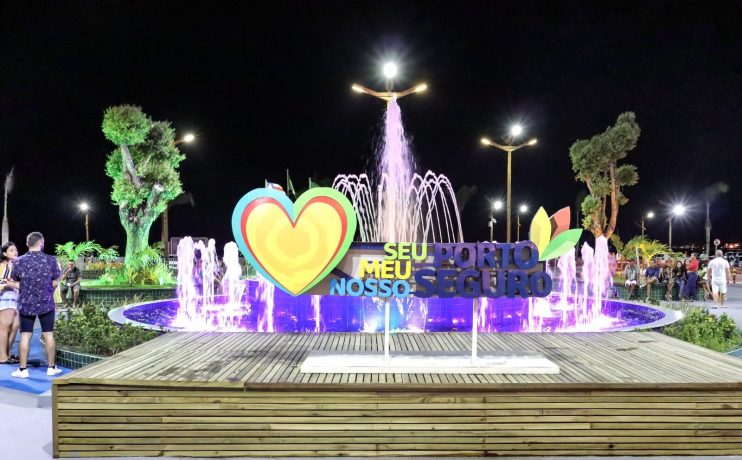 PRAÇA DA BANDEIRA GANHA O NOME RAIMUNDO COSTA SAMPAIO 18