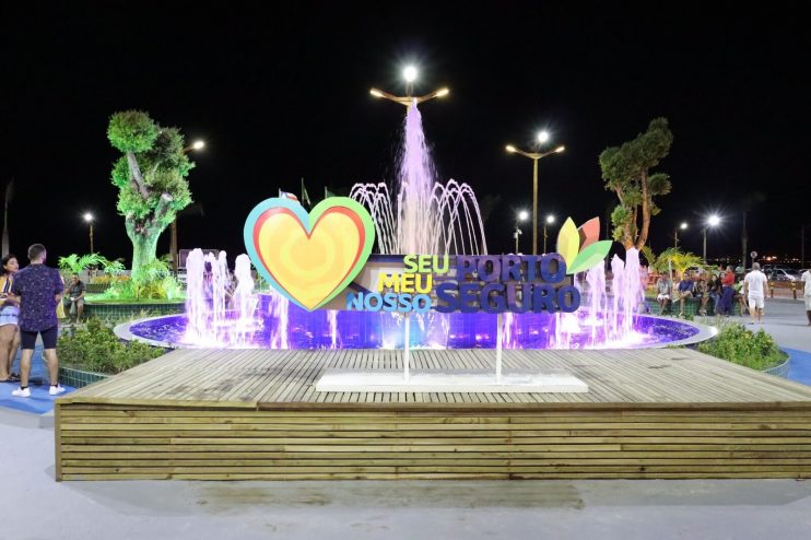 PRAÇA DA BANDEIRA GANHA O NOME RAIMUNDO COSTA SAMPAIO 16