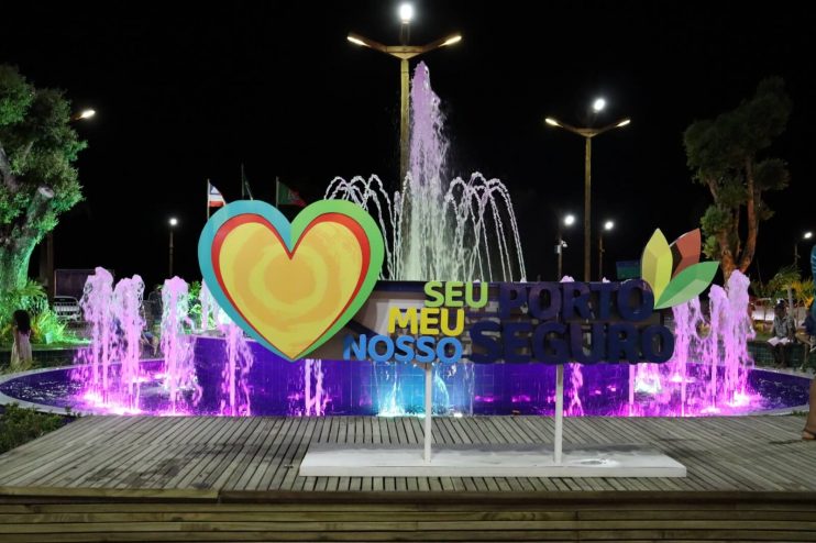 PRAÇA DA BANDEIRA GANHA O NOME RAIMUNDO COSTA SAMPAIO 17