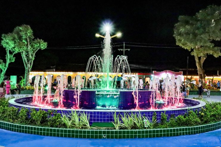 PRAÇA DA BANDEIRA GANHA O NOME RAIMUNDO COSTA SAMPAIO 15