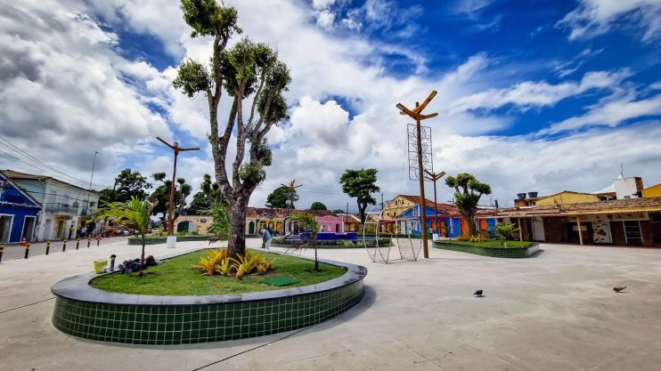 PRAÇA DA BANDEIRA GANHA O NOME RAIMUNDO COSTA SAMPAIO 14