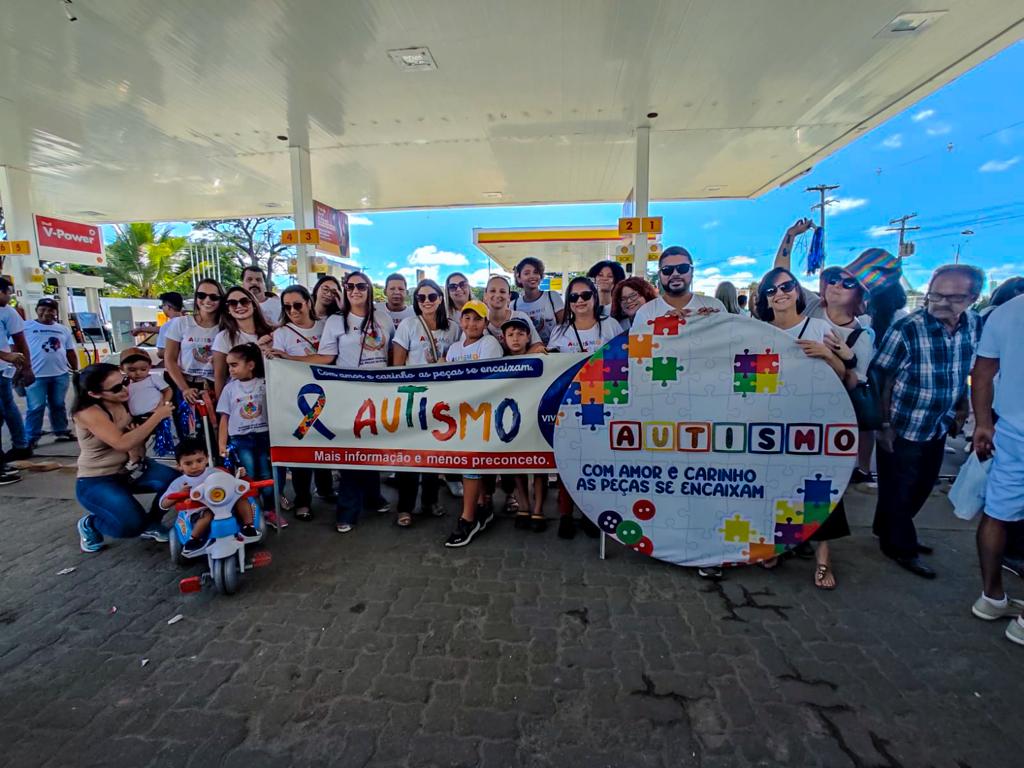3ª Caminhada pela Conscientização do Autismo atraiu centenas de pessoas em Eunápolis 16