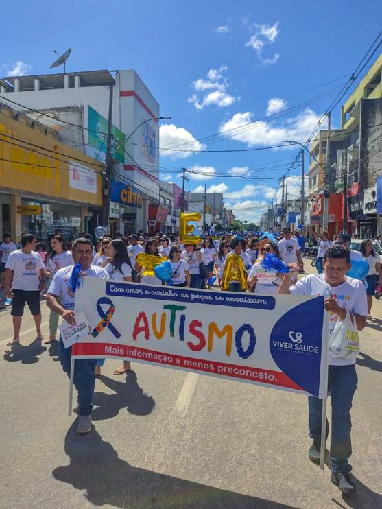 3ª Caminhada pela Conscientização do Autismo atraiu centenas de pessoas em Eunápolis 13