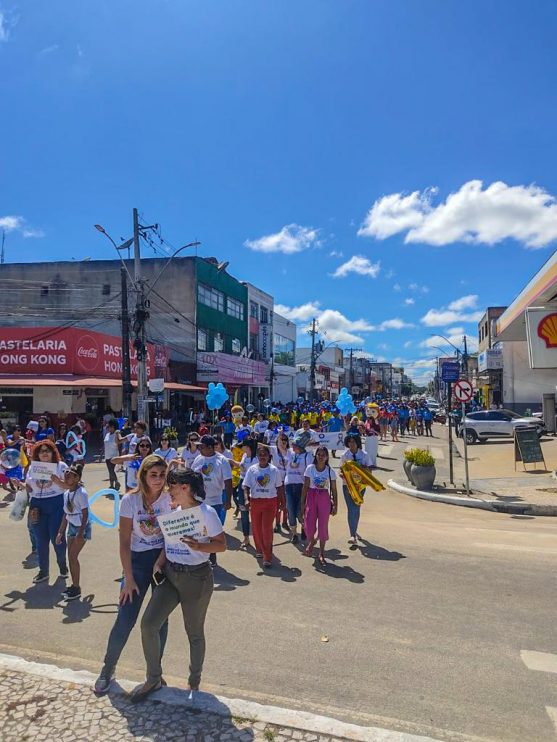 3ª Caminhada pela Conscientização do Autismo atraiu centenas de pessoas em Eunápolis 15