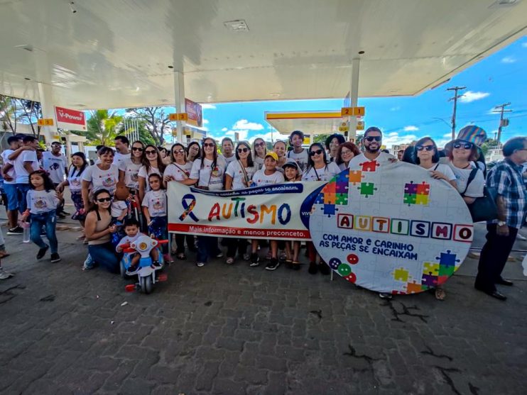 3ª Caminhada pela Conscientização do Autismo atraiu centenas de pessoas em Eunápolis 11