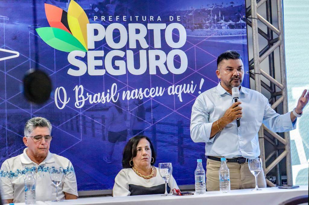 Prefeitura e Polícia Militar reforçam compromisso com a segurança nas escolas 22