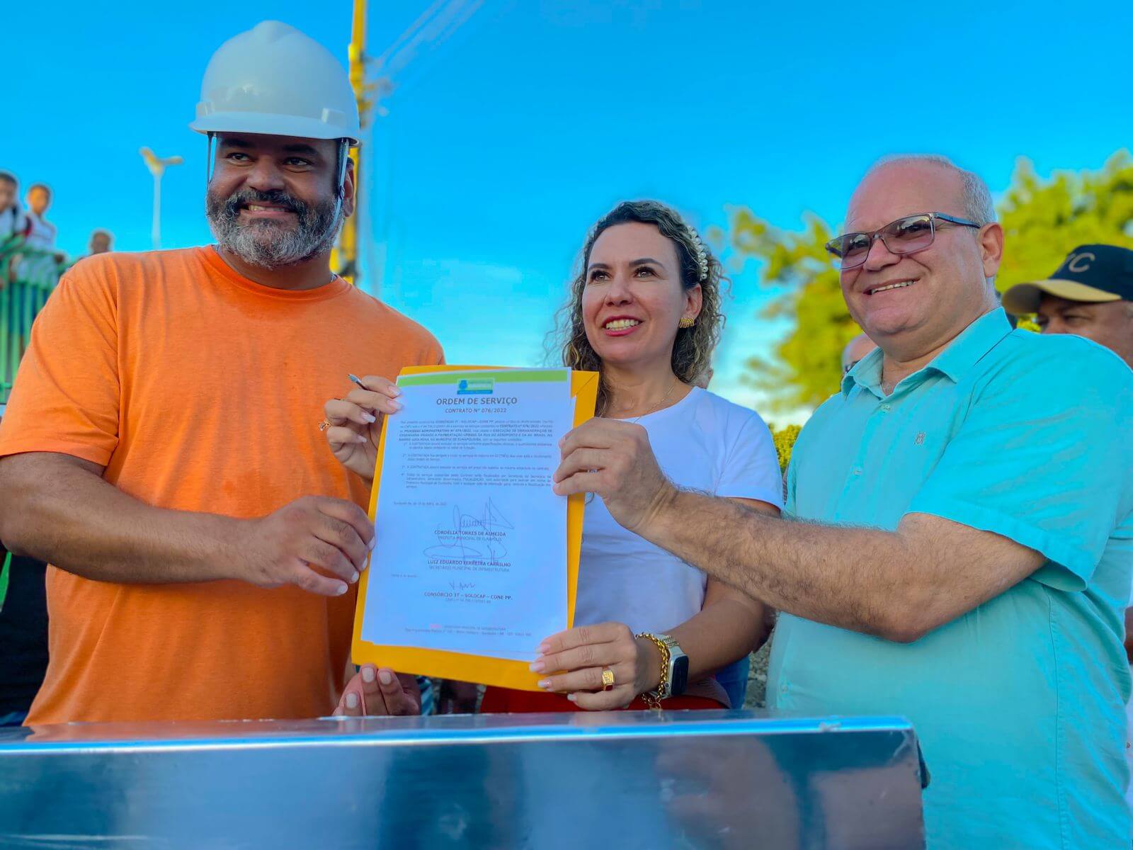 Prefeita Cordélia Torres assina ordens de serviço para pavimentação de 10 mil metros quadrados de ruas do Juca Rosa 59