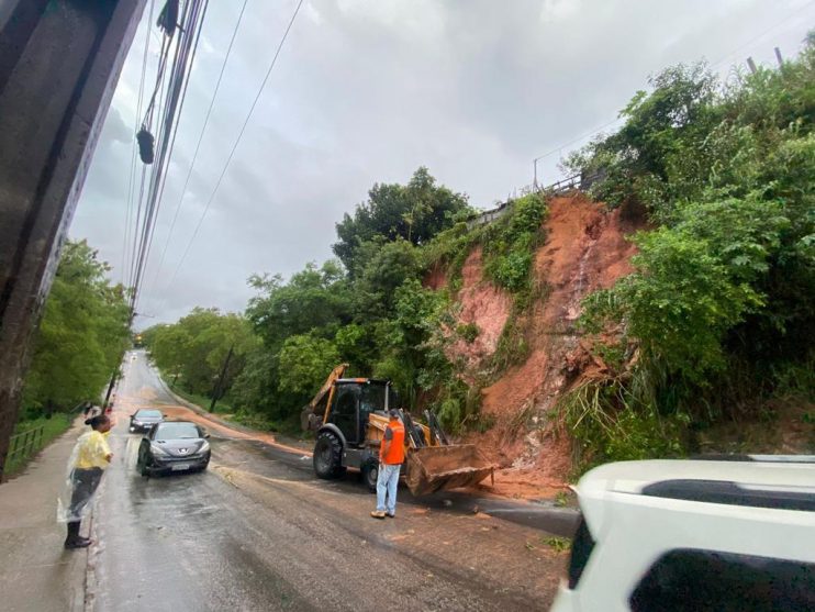 PORTO SEGURO: Prefeitura monta força-tarefa para atender população afetada pelas chuvas 4